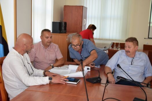 Spotkanie konsultacyjne w sprawie projektu drogi w Ostrożance pod lasem
