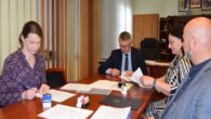 Podpisanie umowy na przygotowanie dokumentacji dla placu zabaw w Osianch Mokrej Niwie