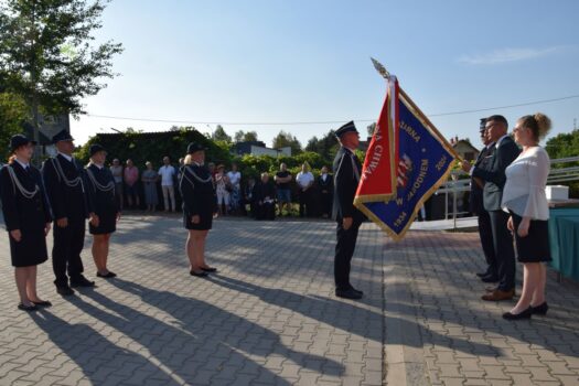 Przekazanie sztandaru druhom z OSP Jagodne