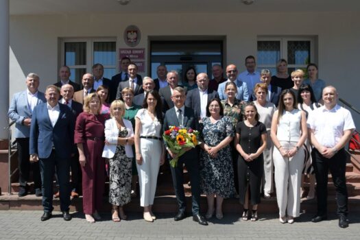 Pamiątkowe zdjęcie po przegłosowaniu absolutorium